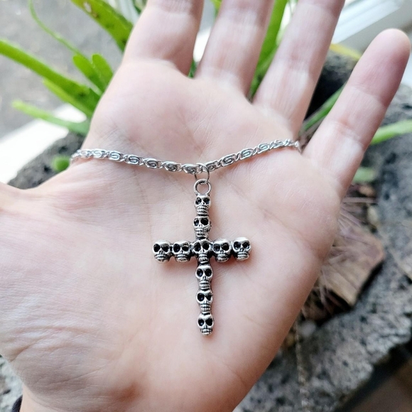 New Unisex Classic Skull Cross Dangle Drop Necklace - Picture 2 of 5